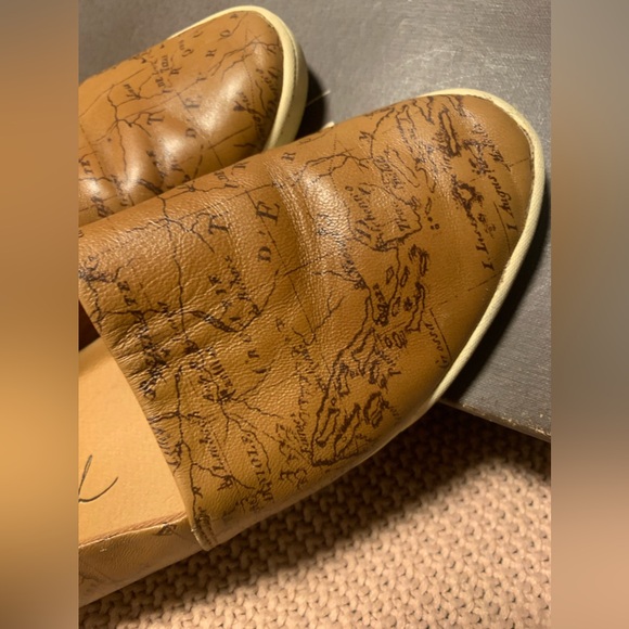 Patricia Nash Lola Slip-On Flats Map Print Sz. 8.5 EUC - Picture 3 of 15